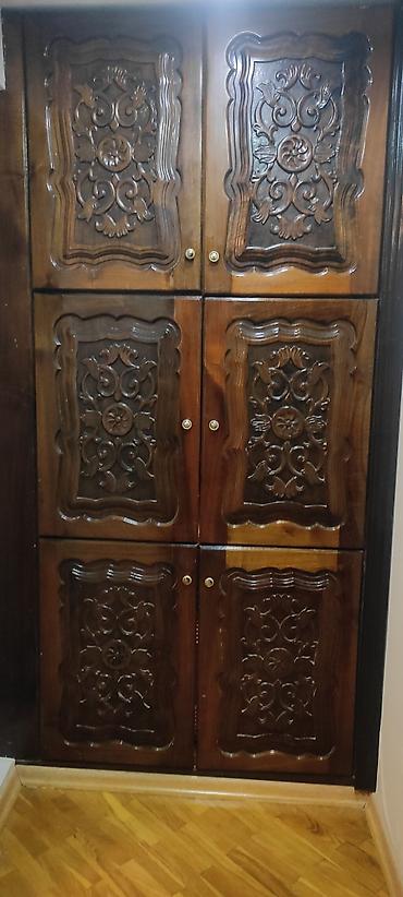 Mebel: Qoz ağacından oyma dekorlu divar dolabı qapıları - Material: təbii qoz — 2