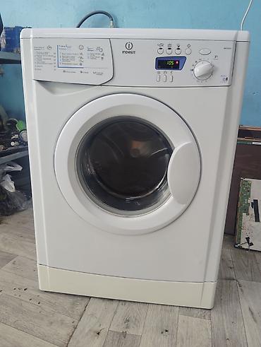 Стиральная машина Indesit WISL 82 (WISL 80/82 серия), фронтальная