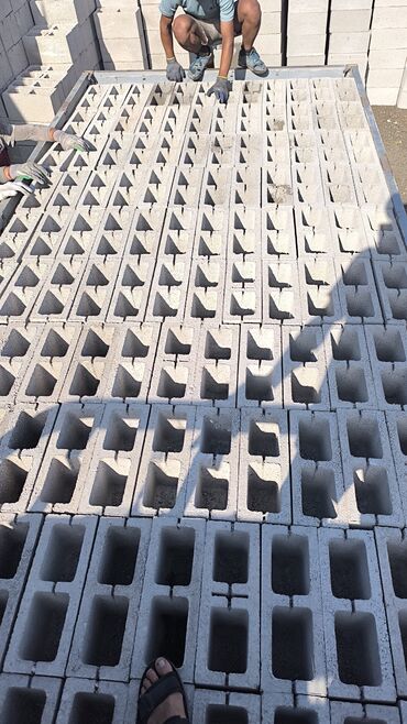 Пескоблок: Пескоблок Гладкий, Заборный, Самовывоз, Бесплатная доставка, Платная доставка — 18