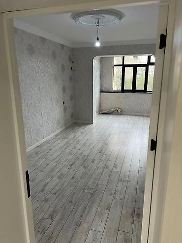 ağ seher: Sumqayıt şəhəri, 8-ci mikrorayon – 4 otaqlı mənzil📍 Ünvan: Sumqayıt — 8