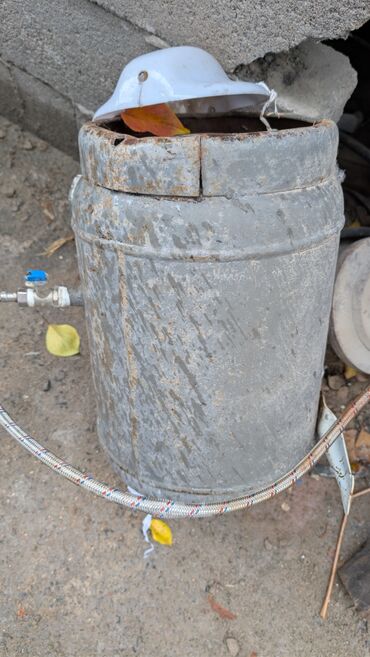 шкаф кухонный: Продаю бойлер на 30л,в рабочем состоянии,местного производства