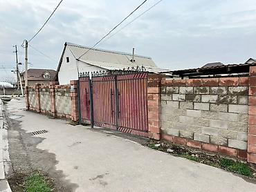 Продажа коттеджей и домов: Сдается в аренду земельный участок с домом и хозяйственными — 1