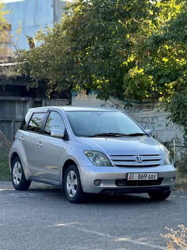 Toyota: Toyota ist: 2004 г., 1.3 л, Автомат, Бензин, Хэтчбэк