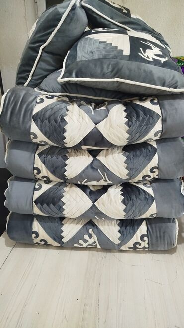 Одеяла и пледы: Тошок турлору жеткируу бар — 6