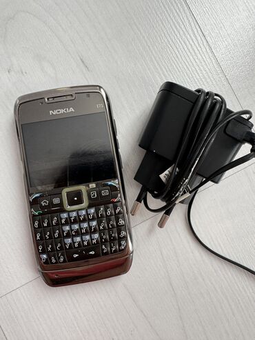 зарядные устройства для телефонов nokia 2 мм: Nokia E71, Б/у, цвет - Серебристый