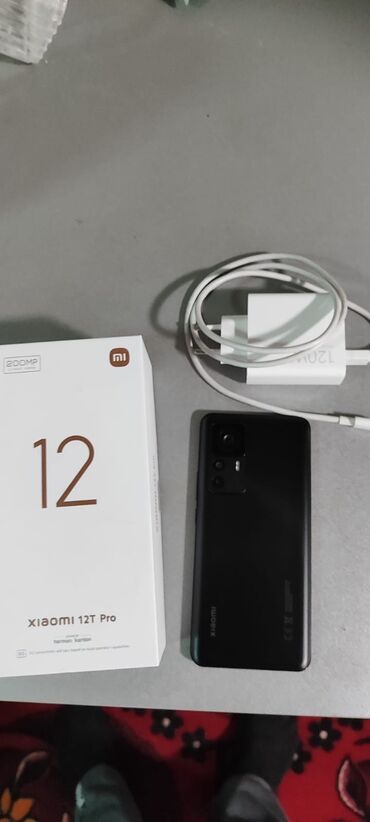 820 yazır s: Xiaomi 12T Pro, 256 GB, rəng - Qara, 
 Düyməli, Barmaq izi, İki sim kartlı