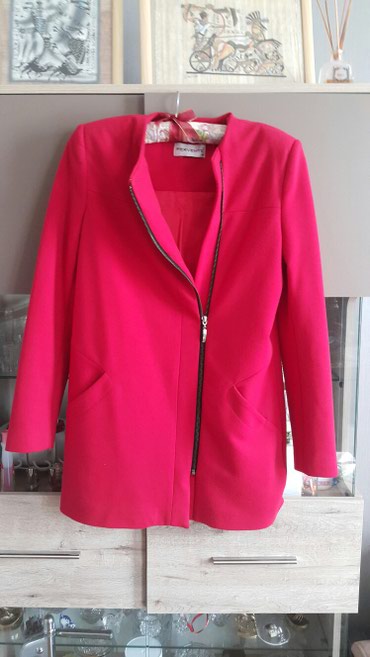paltolar ve kurtkalar model: Palto M (EU 38), rəng - Qırmızı