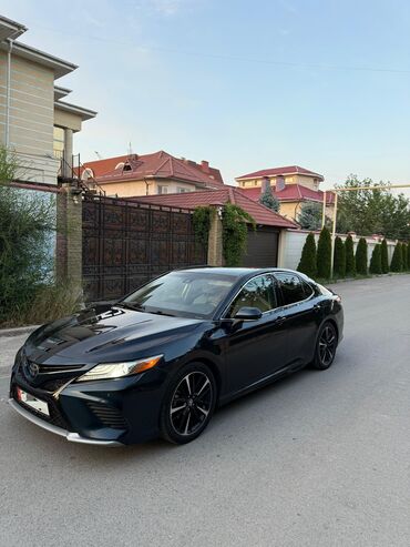 tayota runx: Toyota Camry: 2018 г., 2.5 л, Автомат, Бензин, Седан