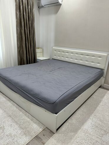 кровать для новорожденных: Спальная кровать двух местный 180* 200 с матрасом