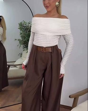 Pantalone: Izgledajte extra uz predivne pantalone u vise boja.
Cena 2800din — 9