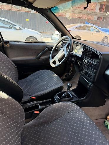 v klass: Volkswagen Passat: 1989 г., Механика, Седан — 3