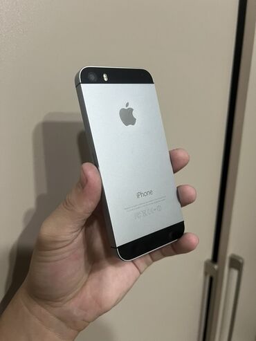 ламповый усилитель: IPhone 5s, Б/у, 32 ГБ, Space Gray, Чехол, 40 %