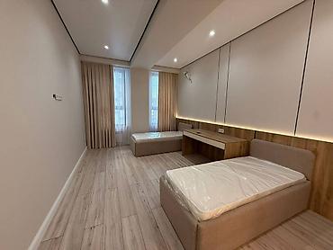 Продажа квартир: 3 комнаты, 131 м² — 6