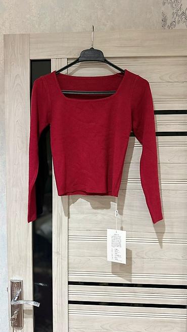 bordo şalvar: Qadın trikotaj sviterlər – 2 model 1) Bordo rəngli, kvadrat dekolteli — 1