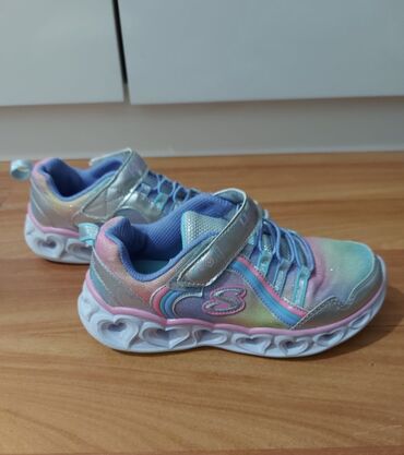 кроссовки asics: Детские кроссовки марки Skechers, оригинал, р.32, состояние отличное