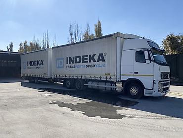 дом на колесе: Тягач, Volvo, 2010 г., Шторный — 6
