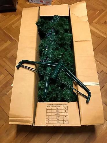 Praznična dekoracija: Velika veštačka jelka sa postoljem - Tip: veštačka božićna jelka — 4