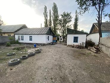 Продажа коттеджей и домов: Продаётся жилой дом с приусадебным участком. - Одноэтажные строения — 1
