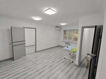 квартира керек ош базар жактан: 2 бөлмө, 43 кв. м, Хрущевка, 1 кабат, Евроремонт