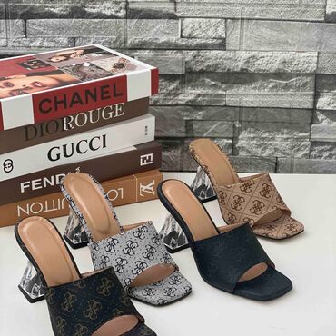grubin papuce sa sljokicama: Fashion slippers, Guess, 40