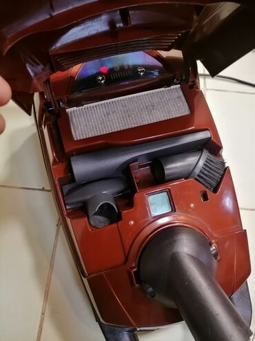 Klasični usisivači: Usisivač SAMSUNG 2000 w na papirnu kesu. Odličan
 Mirjevo — 6