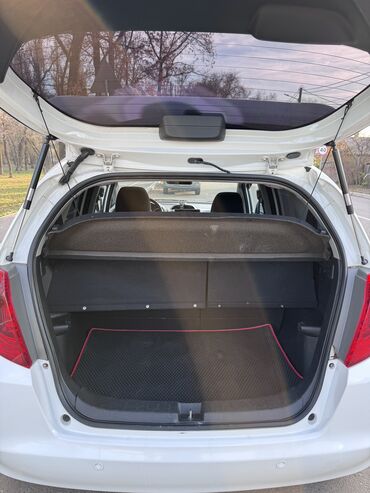 Honda: Honda Jazz: 2009 г., 1.4 л, Робот, Хэтчбэк at lalafo.kg — 10 Honda: Honda Jazz: 2009 г., 1.4 л, Робот, Хэтчбэк — 10