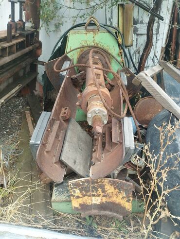 Другое оборудование для производства стройматериалов: Гильотина, разматыватель ( клеть) остаток кровельного металла, все — 8