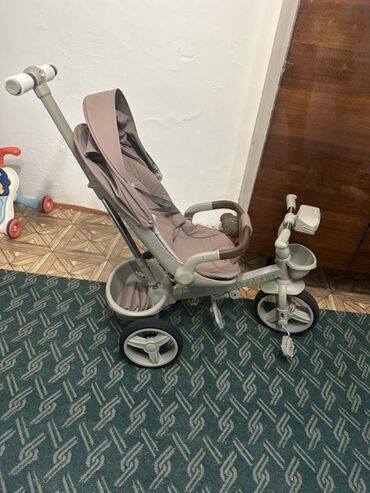 трёхколёсные велосипеды: Детский трехколесный велосипед с родительской ручкой-коляской -