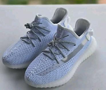 zlatibor mona: Yezzy
Cena 4000dinara
 Br 36-41
💋 — 4