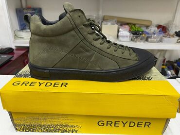Кроссовки и спортивная обувь: Продаю абсолютно новые в коробках кроссовки GREYDER, размер 44, но