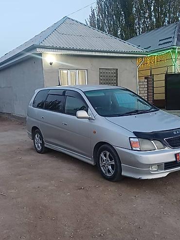 mazda 3 2005: Toyota Gaia: 2003 г., Минивэн — 5