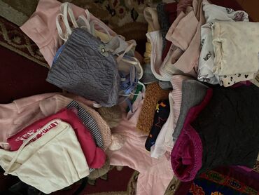 новорожденные одежды: Отдам даром от 6 месяцев до годика Для девочек на осенью и зимой