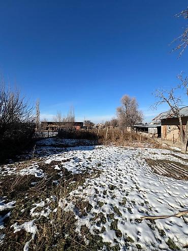 Продажа коттеджей и домов: Продаётся дом в центре села Кунтуу. Общая площадь 65м2. Участок 18 — 6