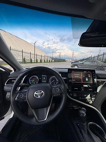 Toyota: Toyota Camry: 2022 г., 2.5 л, Вариатор, Гибрид, Седан — 4