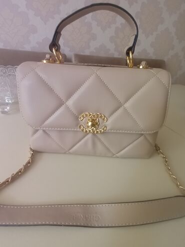 Çiyin çantası, Chanel, Yeni