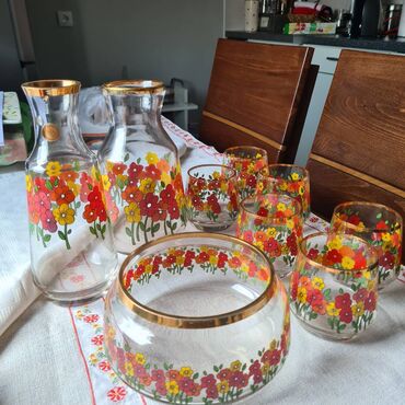 376 oglasa | lalafo.rs: Set od šest čaša sa bokalom, bombonjera i vaza za cveće staklo