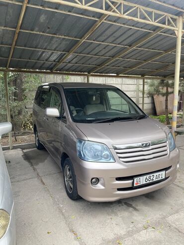 тайота джаз: Toyota Noah: 2002 г., 2 л, Автомат, Бензин, Вэн/Минивэн