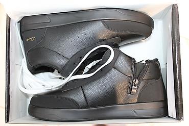 Кроссовки и спортивная обувь: Мужские кроссовки, 41, Nike, Новый, цвет - Черный, Платная доставка — 10