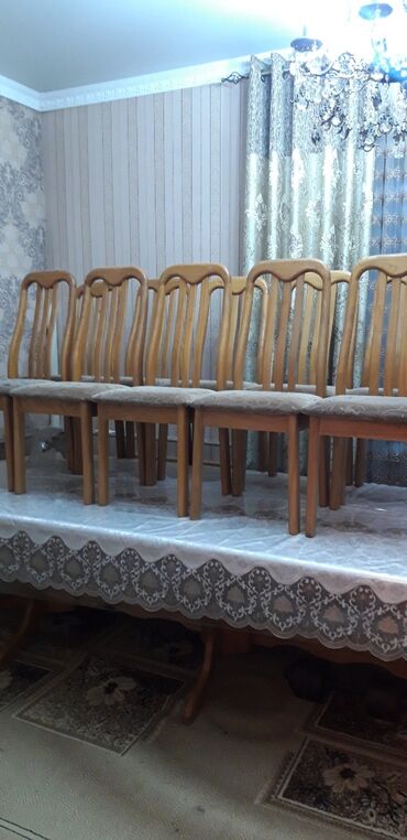 стол и стулья для гостиной в Кыргызстан | Комплекты столов и стульев: Продаю гостинный стол,длина 3 мтр, ширина 1,20 мтр без стулья