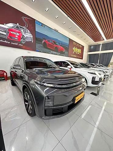 Lixiang: Lixiang L7: 2023 г., 1.5 л, Автомат, Гибрид, Кроссовер — 2