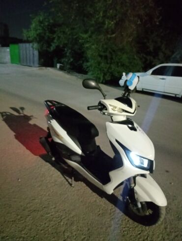 электроскутер в рассрочку: Скутер түрү M8, 150 куб. см, Бензин, Колдонулган