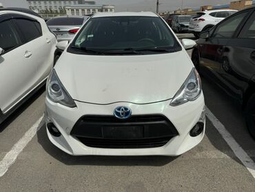 niva azerbaycan qiymeti: Toyota Prius: 1.5 л | 2017 г. Хэтчбэк