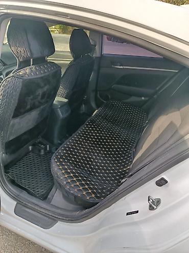 Транспорт: Hyundai Elantra: 2018 г., 2 л, Автомат, Бензин, Седан — 9
