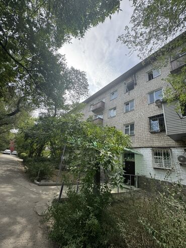 дом на иссык куле купить: 3 комнаты, 56 м², Хрущевка, 4 этаж, Старый ремонт