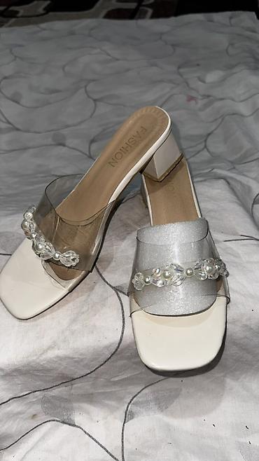 электронный чысы: Босоножкалар, 39.5, Fashion, Колдонулган, түсү - Ак, Акылуу жеткирүү — 2