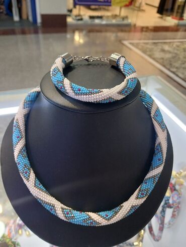Bijuteriya dəstləri: Məhsul: Əl işi muncuq dəsti – boyunbağı və bilərzik - Dizayn — 11