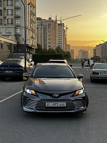 Toyota: Toyota Camry: 2022 г., 2.5 л, Вариатор, Гибрид, Седан — 1