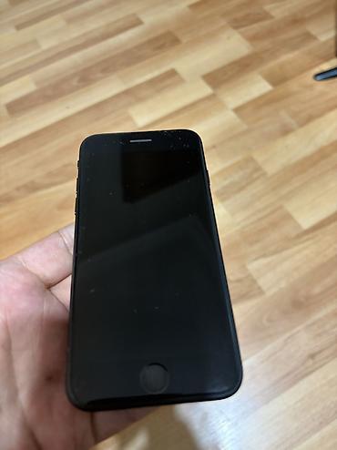 iphone 5c: IPhone SE 2020, 64 GB, Qara, Barmaq izi, Simsiz şarj — 6