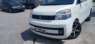 срочно срочно продам машину: Toyota Voxy: 2002 г., 2 л, Бензин, Минивэн