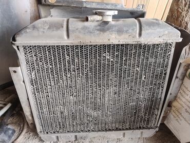 Motor üçün digər detallar: Rodiator qaz 24-10 Latun yaxşı vəziyyətdə buraxan yeri yoxdur